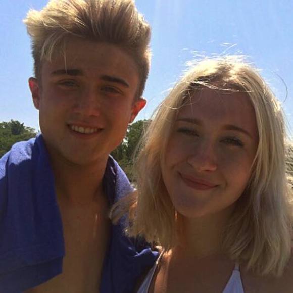 Meet your Posher, Emmalee - Picture 1 of 1